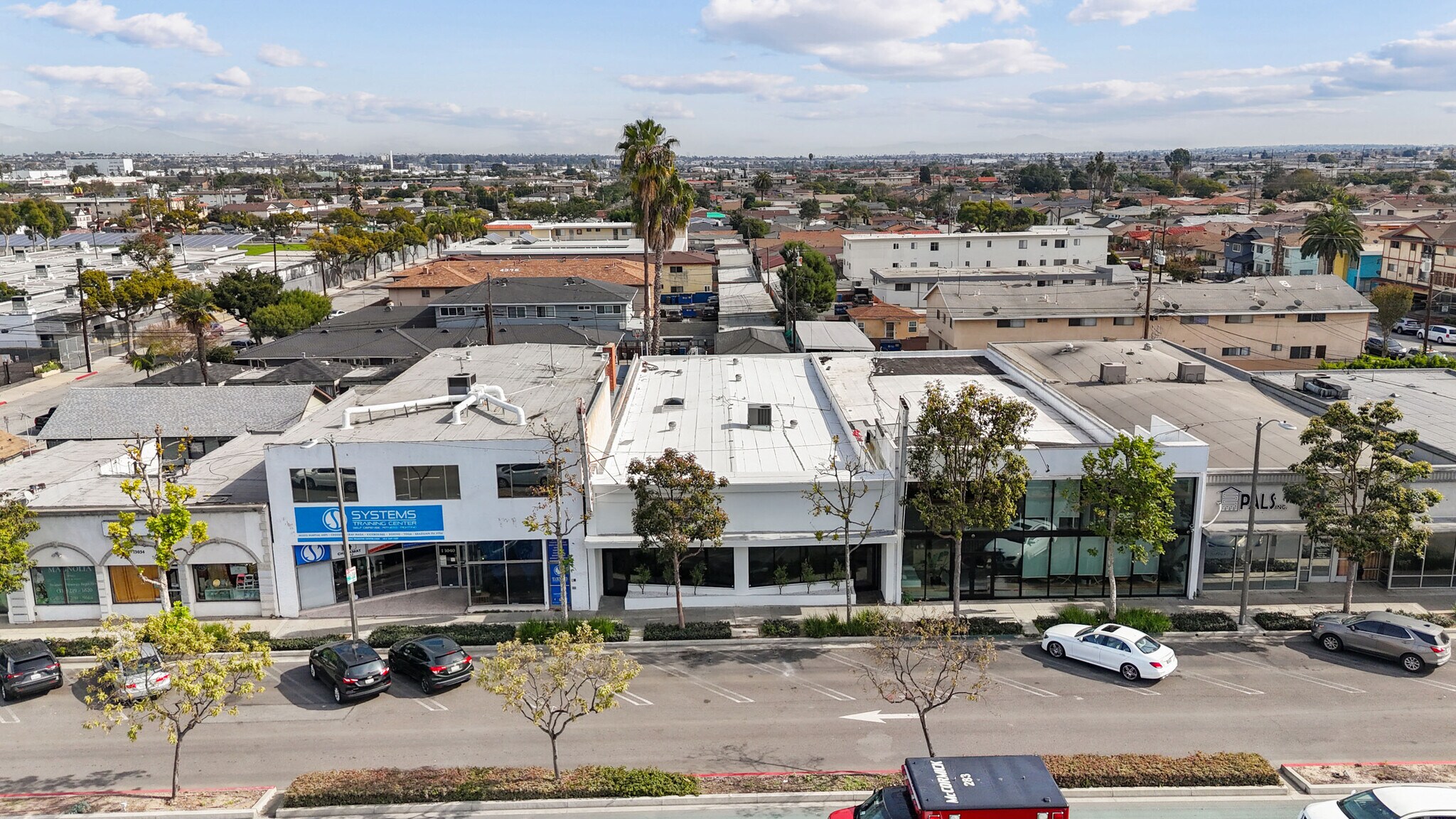 13048-13052 Hawthorne Blvd, Hawthorne, CA à louer Photo principale– Image 1 sur 43