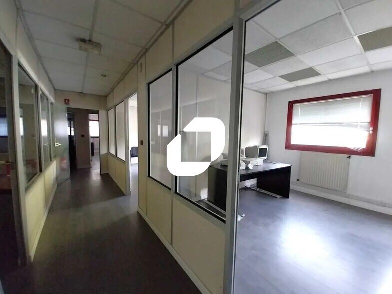 Bureau dans Trappes à louer - Photo de l’immeuble – Image 3 sur 20