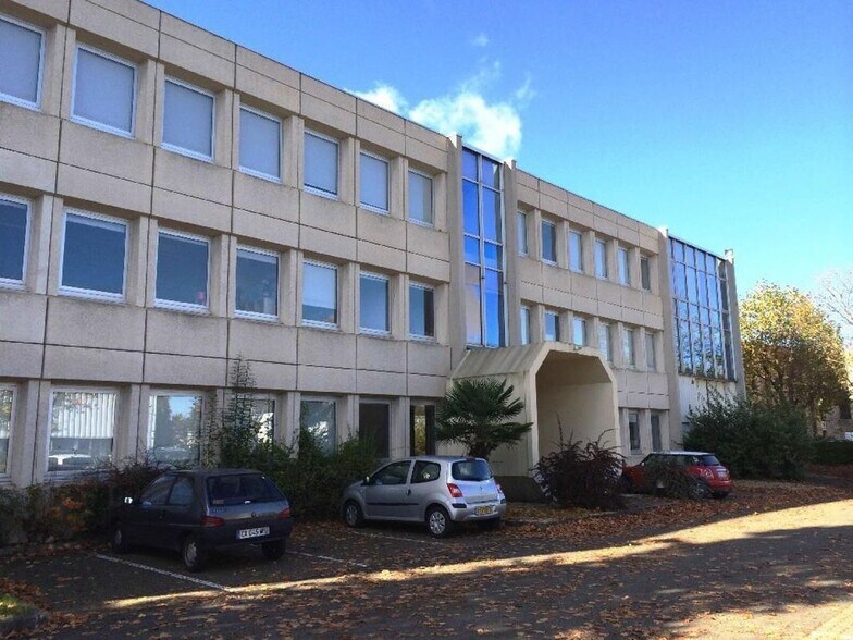 4 Avenue Des Frênes, Montigny-le-Bretonneux à vendre - Photo de l’immeuble – Image 2 sur 4