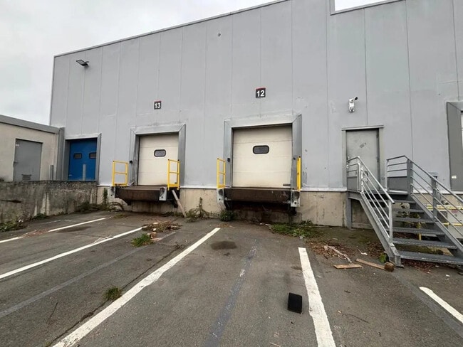 Plus de détails pour Industriel/Logistique à louer