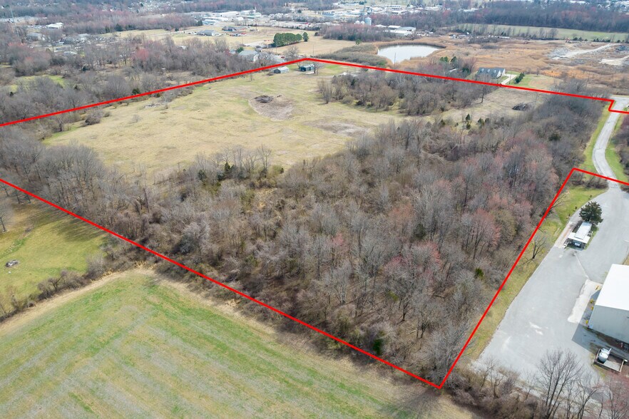 1408 W Longstreet Rd, Marion, IL à vendre - Photo de l’immeuble – Image 2 sur 7