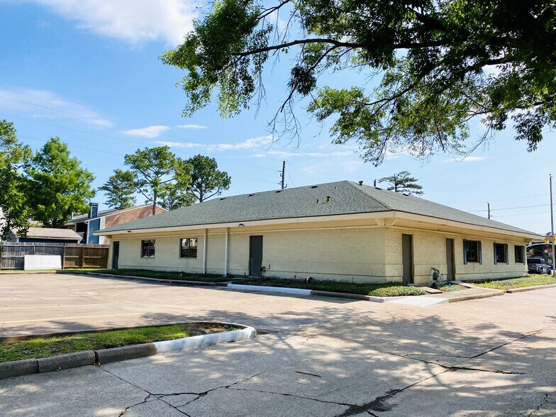 12623 Jones Rd, Houston, TX à vendre - Photo de l’immeuble – Image 3 sur 11