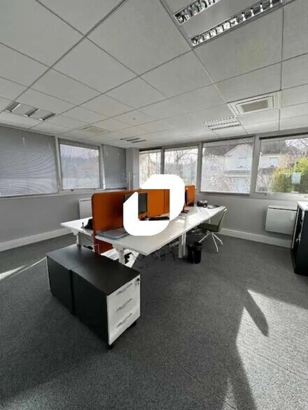 Bureau dans Saint-Germain-en-Laye à louer - Photo de l’immeuble – Image 3 sur 8