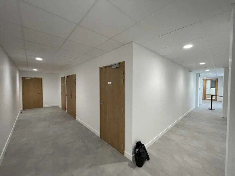 Bureau dans Rouen à louer - Photo de l’immeuble – Image 3 sur 12
