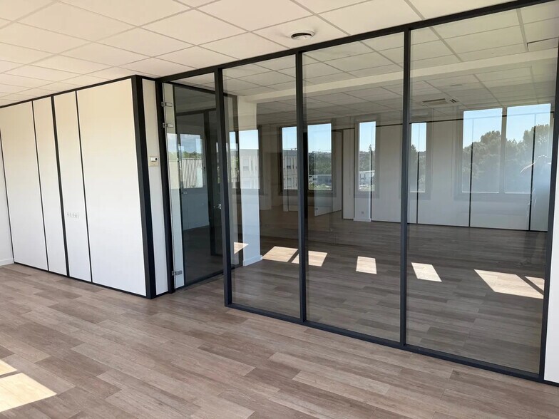 Bureau dans Aix-en-Provence à louer - Photo de l’immeuble – Image 3 sur 6