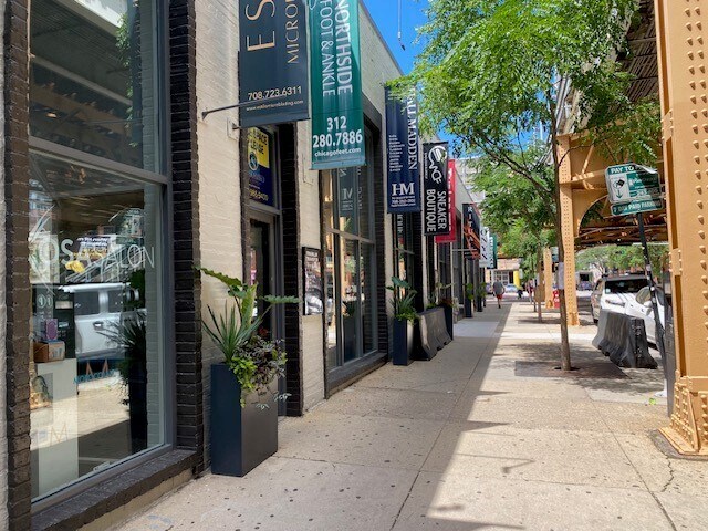 750 N Franklin St, Chicago, IL à louer - Photo de l’immeuble – Image 2 sur 3
