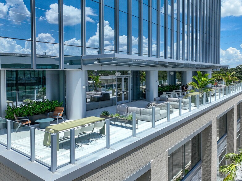 3725 W Grace St, Tampa, FL à louer - Photo de l’immeuble – Image 3 sur 7