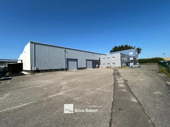 Plus de détails pour 420 Rue De La Dombes, Miribel - Local d'activités à louer