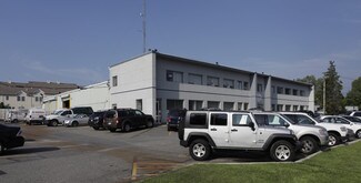 Plus de détails pour 100 Fairchild Ave, Plainview, NY - Industriel/Logistique à louer