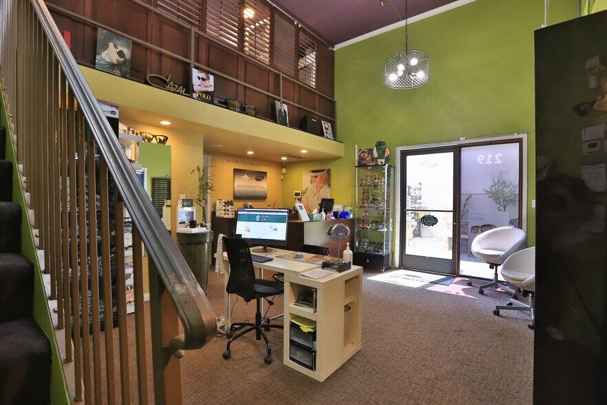 217-221 E State St, Redlands, CA à vendre - Photo intérieure – Image 3 sur 8