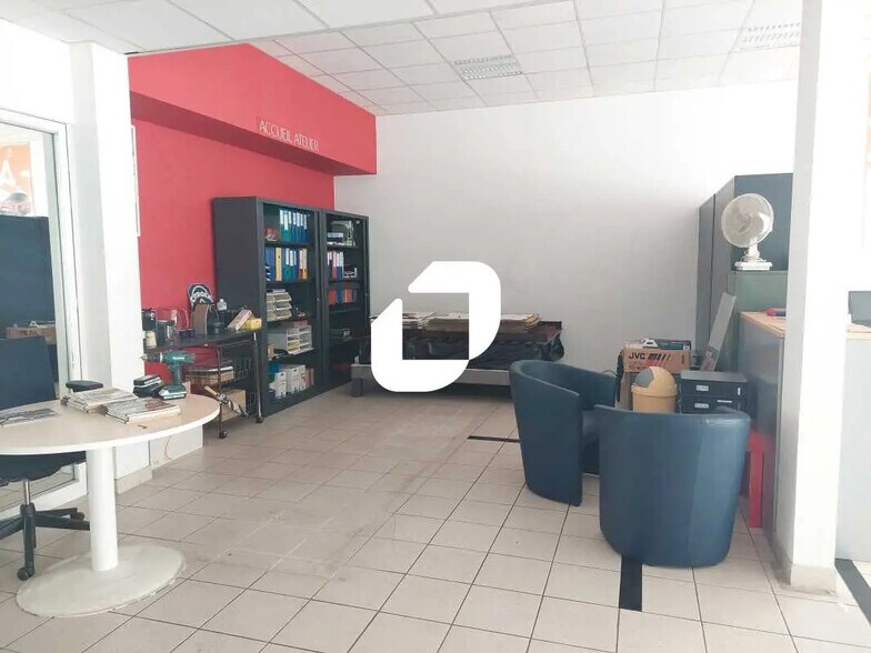 Local commercial dans Jouars-Pontchartrain à vendre - Photo de l’immeuble – Image 3 sur 6