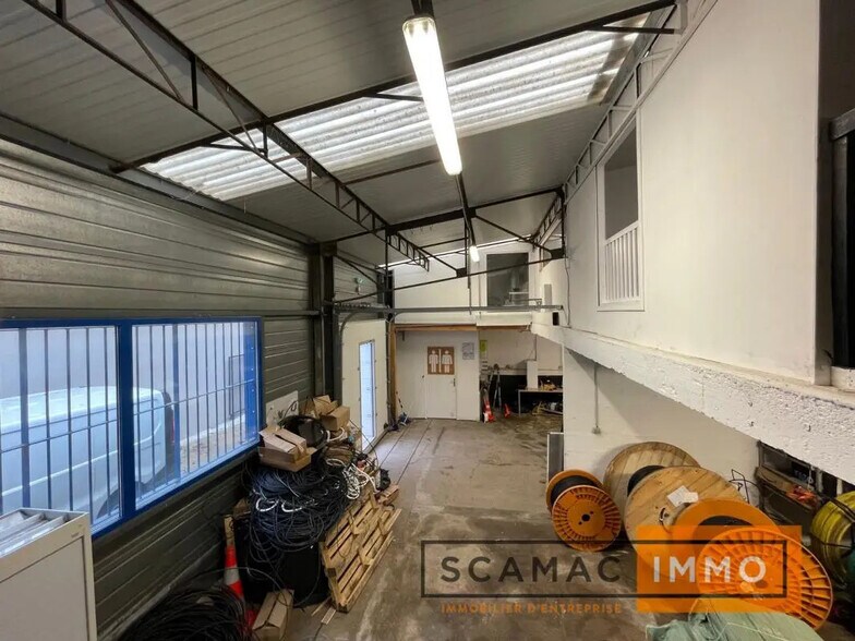 Industriel/Logistique dans Villeneuve-le-Roi à louer - Photo de l’immeuble – Image 2 sur 5