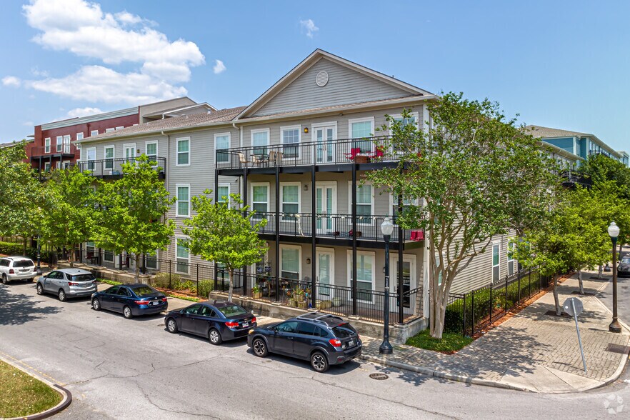 1420 Annunciation St, New Orleans, LA à louer - Photo de l’immeuble – Image 2 sur 18