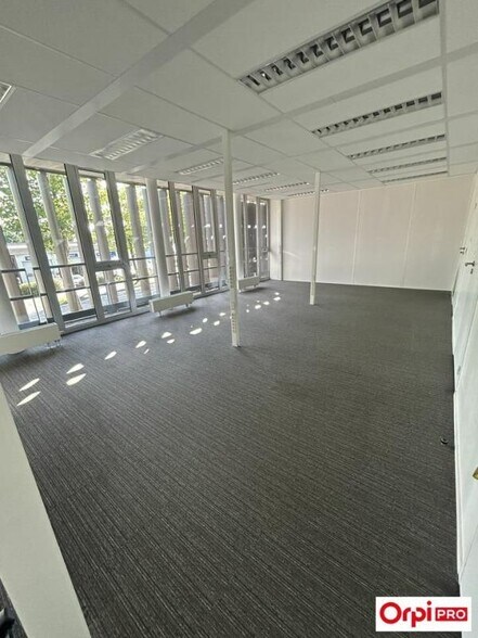 Bureau dans Trégueux à louer - Photo de l’immeuble – Image 1 sur 3