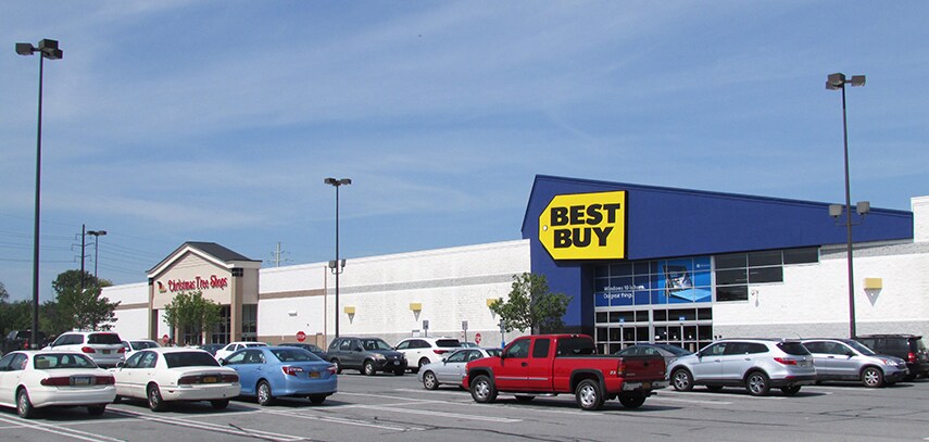 1100 N Galleria Dr, Middletown, NY à louer Photo de l’immeuble– Image 1 sur 4