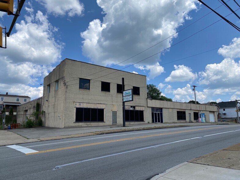 537 Lincoln Hwy, East McKeesport, PA à vendre - Photo de l’immeuble – Image 3 sur 52