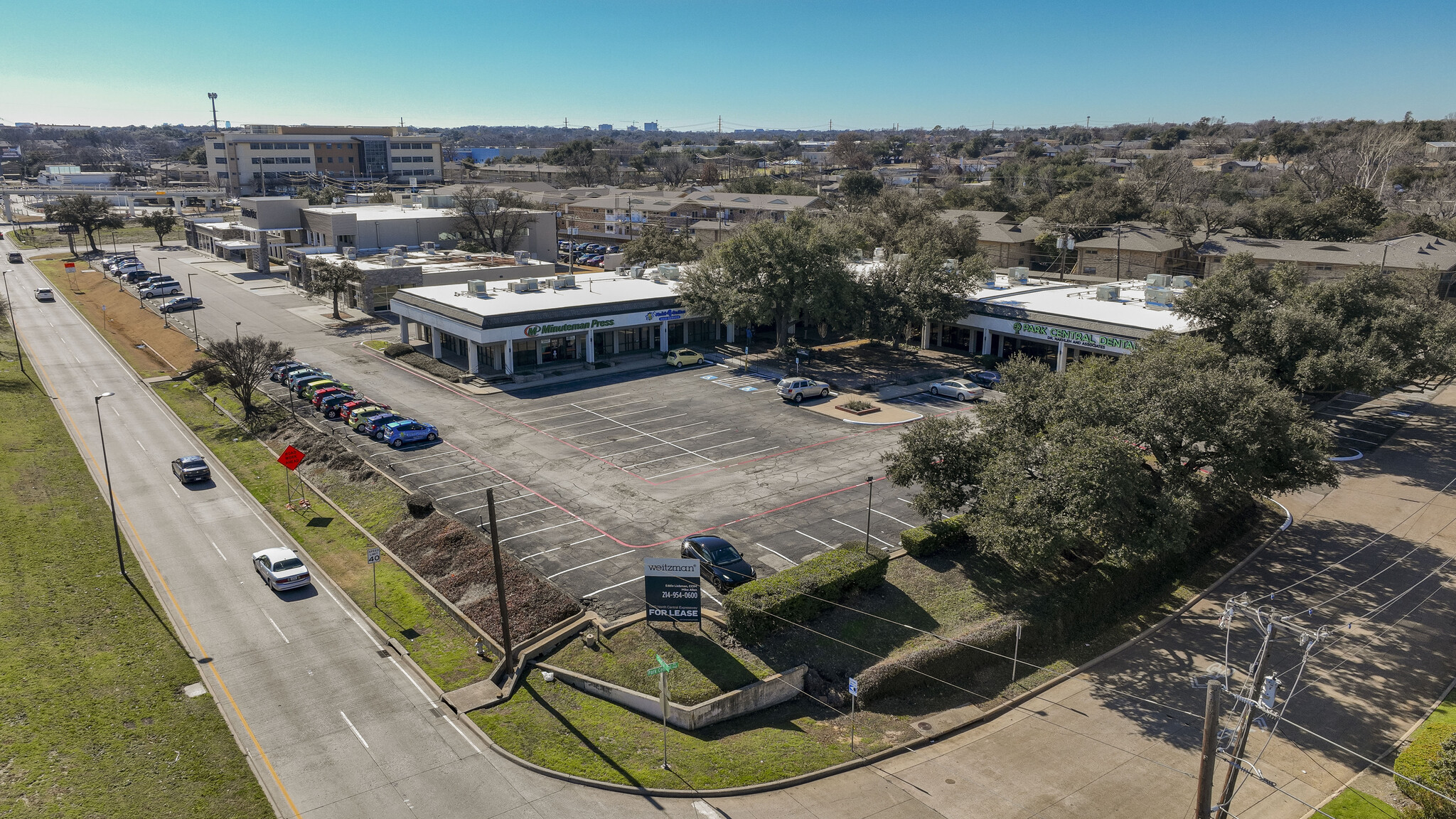 11411 N Central Expy, Dallas, TX à louer Photo de l’immeuble– Image 1 sur 3