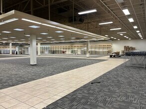 613 S Dugan Rd, Wichita, KS à louer Photo intérieure– Image 2 sur 2