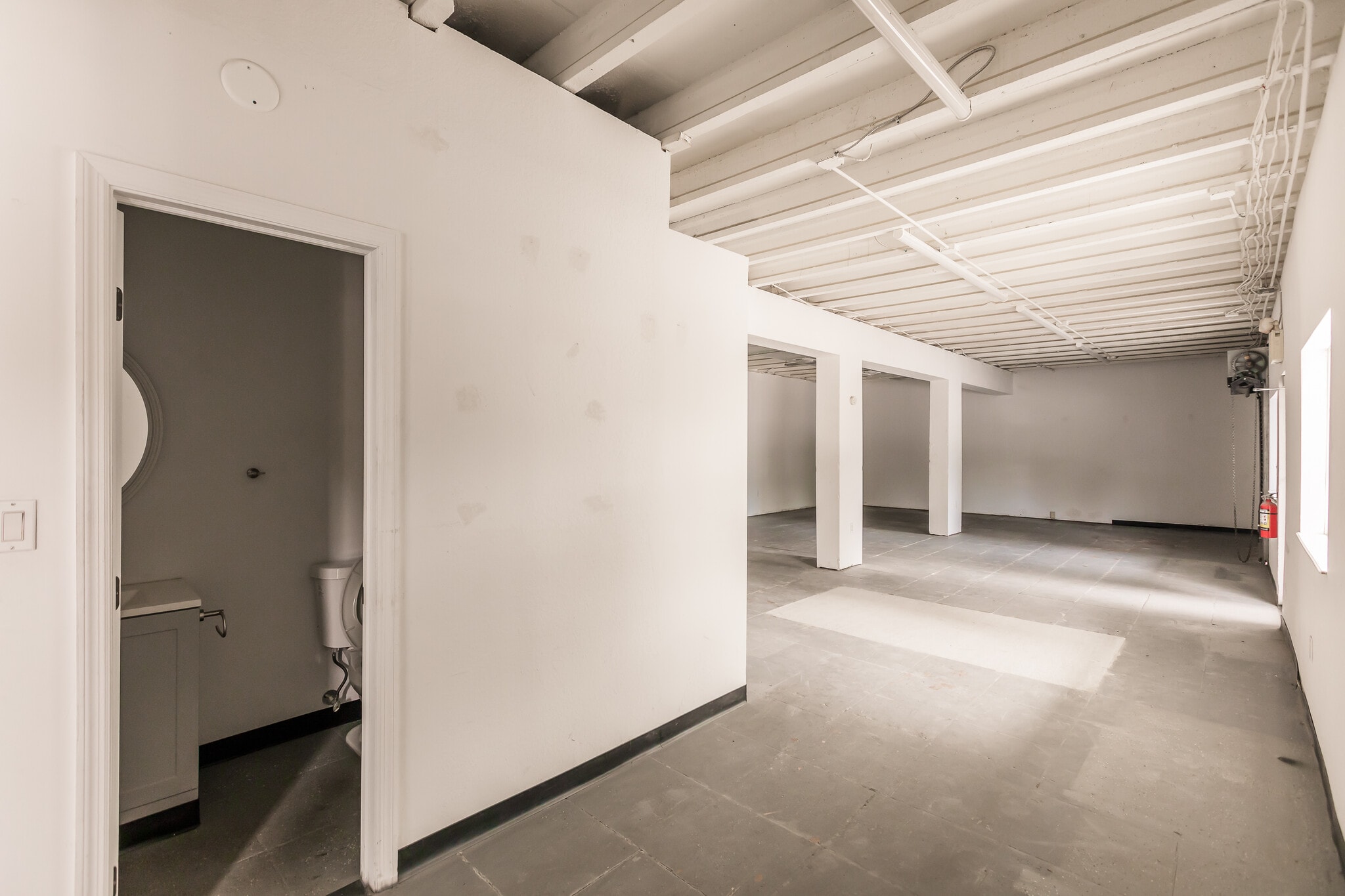 24 NE 1st Ave, Dania Beach, FL à louer Photo intérieure– Image 1 sur 8