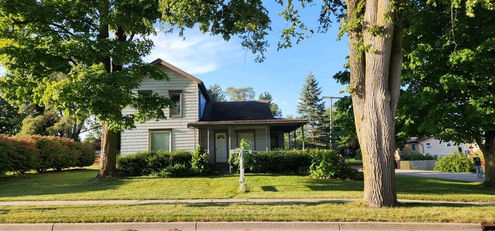 545 E Main St, Pinckney, MI à vendre - Photo de l’immeuble – Image 3 sur 22