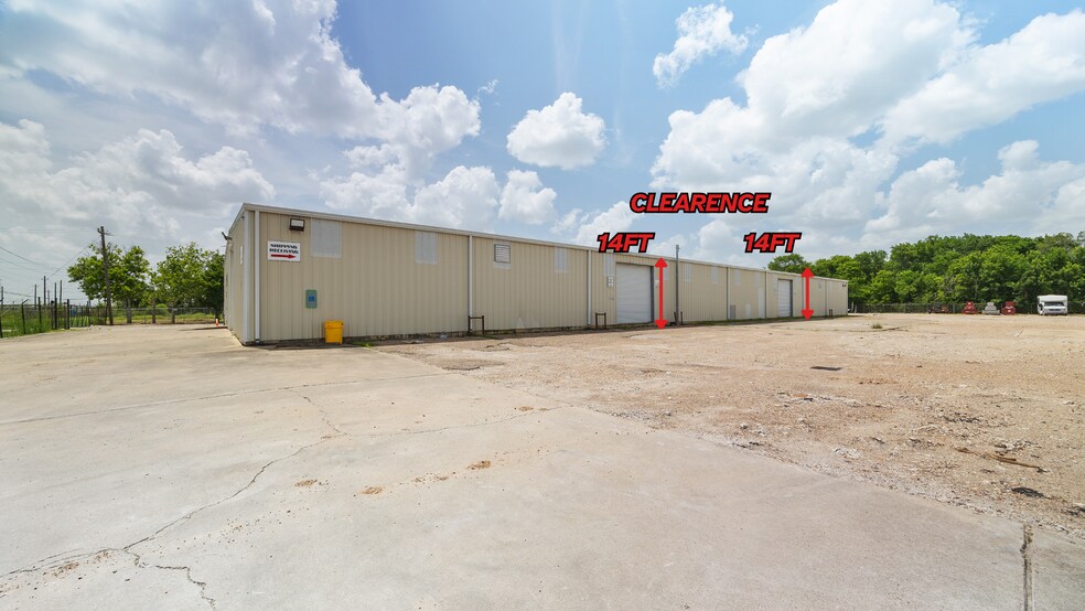 13523 Conklin Ln, Houston, TX à louer - Photo de l’immeuble – Image 2 sur 7