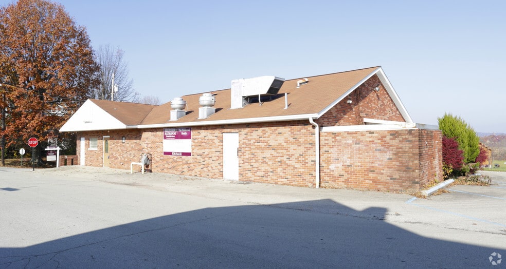 301 Constitution St, Perryopolis, PA à vendre - Photo principale – Image 1 sur 5