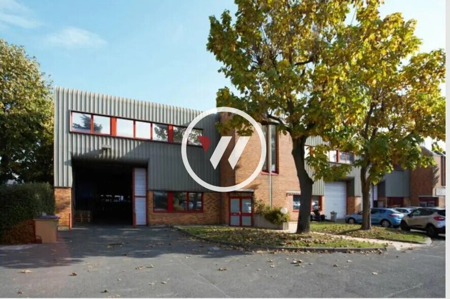 19 Avenue Albert Einstein, Le Blanc-Mesnil à louer - Photo de l’immeuble – Image 1 sur 7