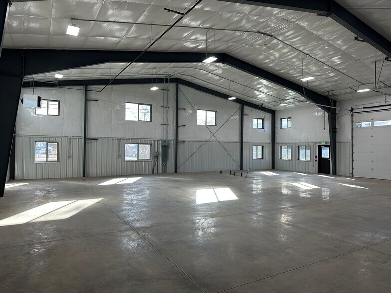 111 W Lions Way, Hayden, ID à louer - Photo de l’immeuble – Image 2 sur 3