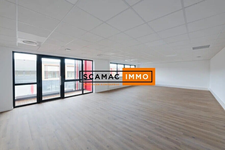 27 Avenue Du Gros Chene, Éragny à louer - Photo de l’immeuble – Image 2 sur 3