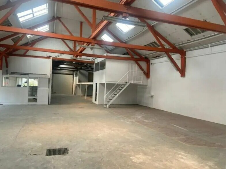 Local d’activités dans Le Havre à louer - Photo de l’immeuble – Image 2 sur 5
