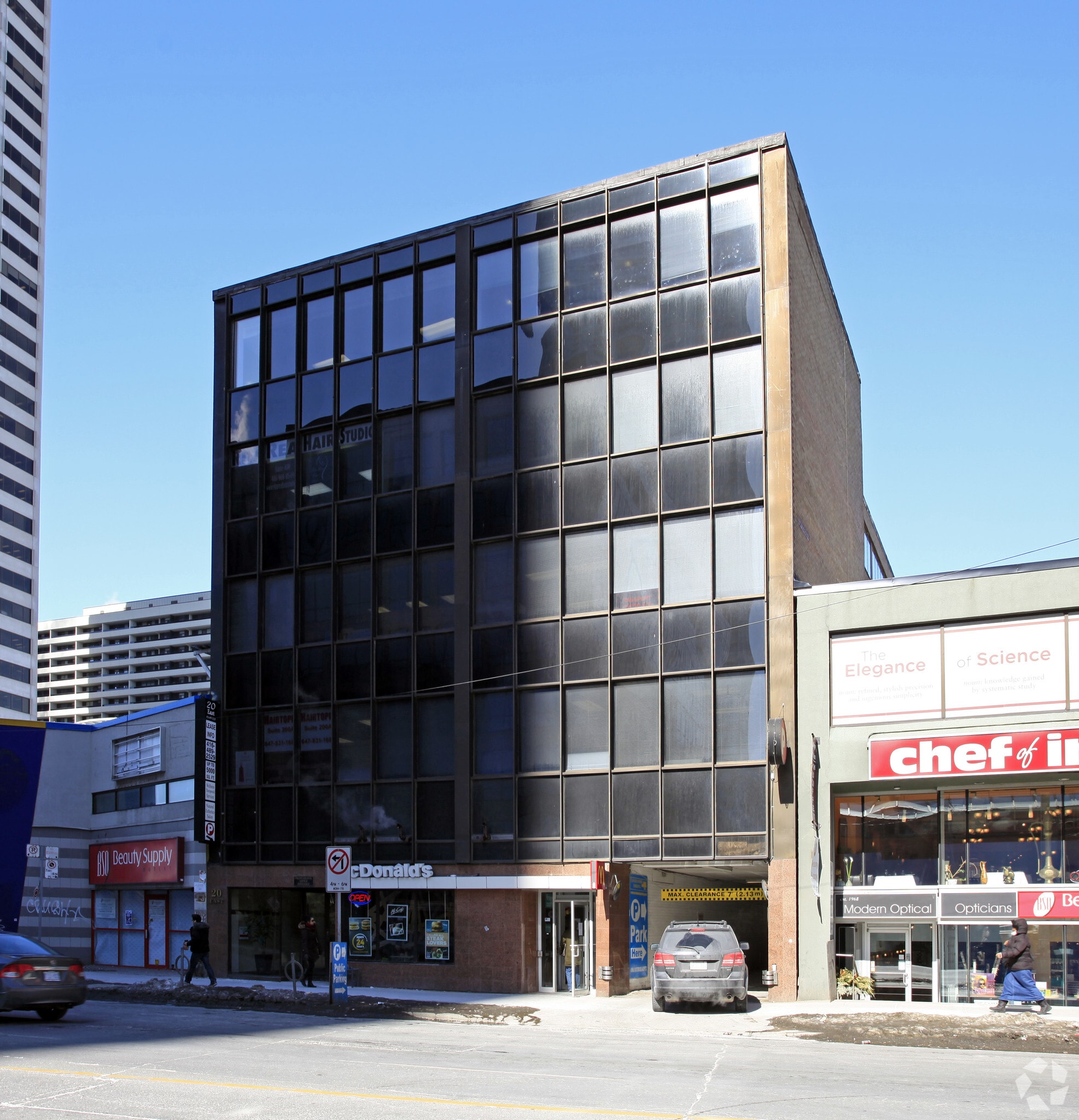 20 Eglinton Ave E, Toronto, ON à louer Photo principale– Image 1 sur 6