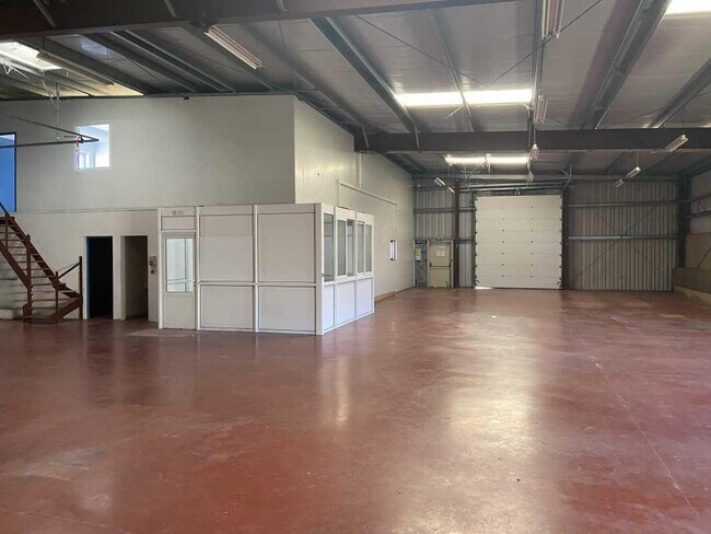 Plus de détails pour Bureau, Local d'activités à louer