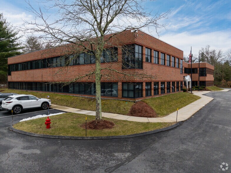 100 Potash Hill Rd, Tyngsborough, MA à louer - Photo de l’immeuble – Image 1 sur 7