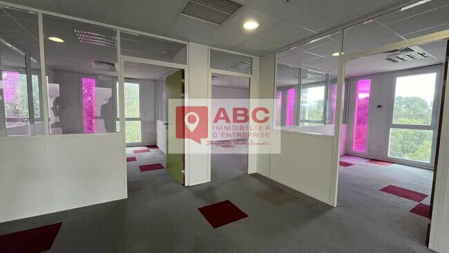 Plus de détails pour Bureau à louer