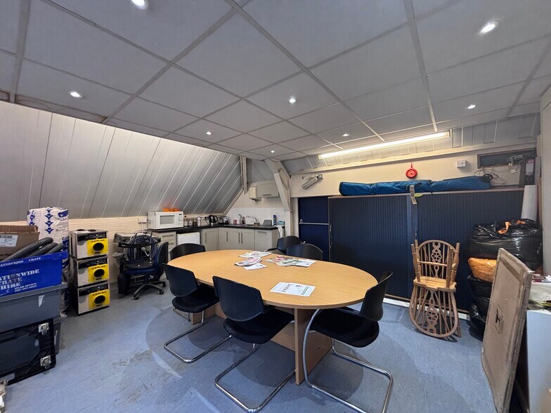 Station Road, Liphook à vendre - Photo de l’immeuble – Image 3 sur 7