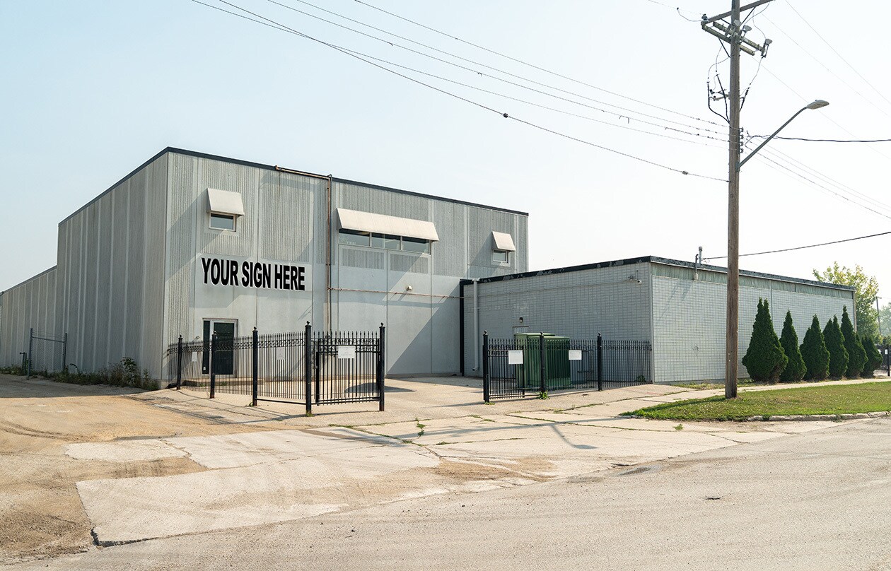 1395 Whyte Av, Winnipeg, MB à louer Photo principale– Image 1 sur 12