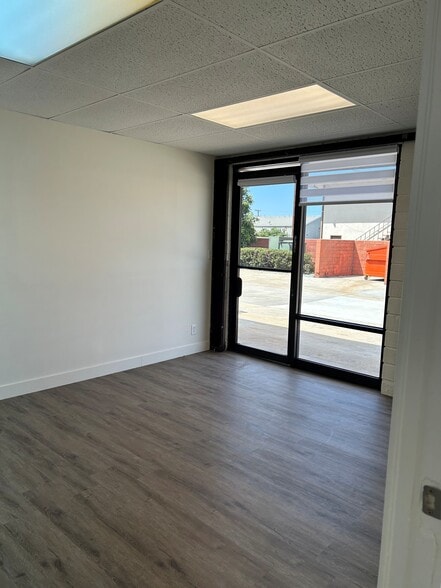 1420 W Rosecrans Ave, Gardena, CA à louer - Photo de l’immeuble – Image 3 sur 5