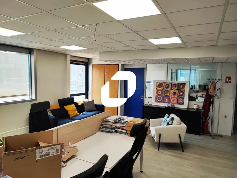Bureau dans Noisy-le-Grand à vendre - Photo de l’immeuble – Image 2 sur 5