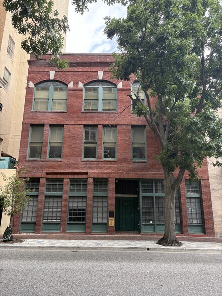 19 E Central Blvd, Orlando, FL à vendre - Photo de l’immeuble – Image 2 sur 6