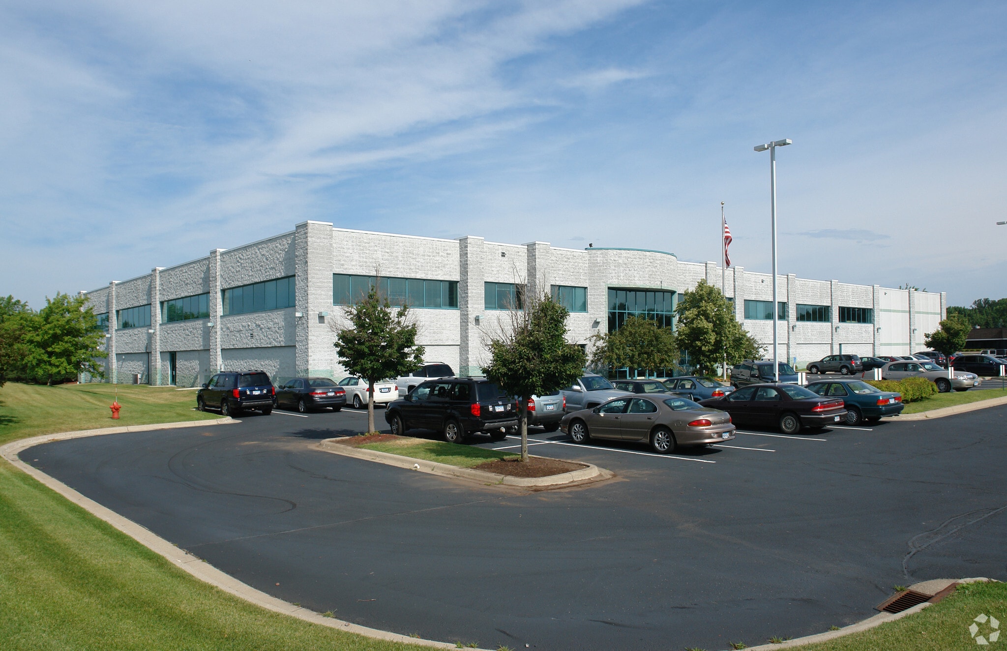 10900 S Nesbitt Ave, Bloomington, MN à louer Photo principale– Image 1 sur 4