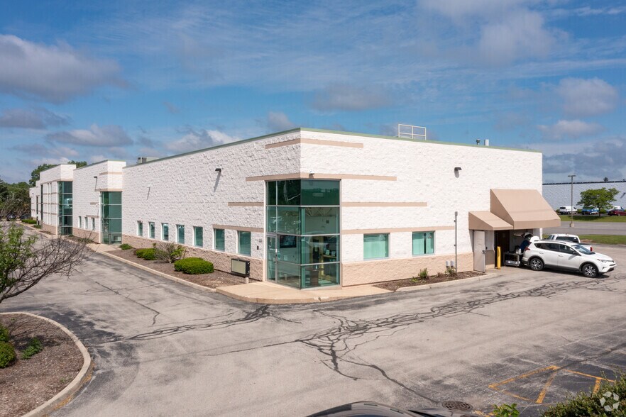 11214-11250 W Lapham St, West Allis, WI à louer - Photo principale – Image 1 sur 8