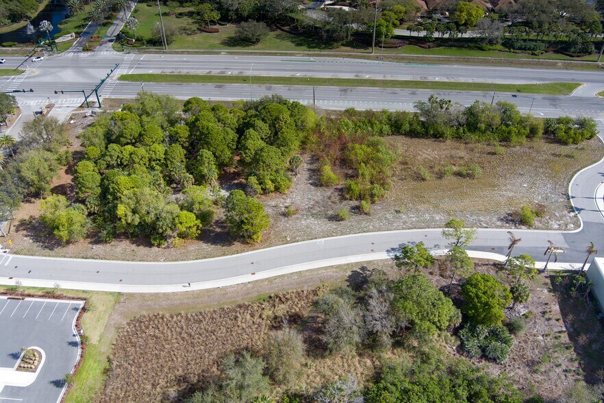 7050 SE Federal Hwy, Stuart, FL à vendre - Photo de l’immeuble – Image 3 sur 11