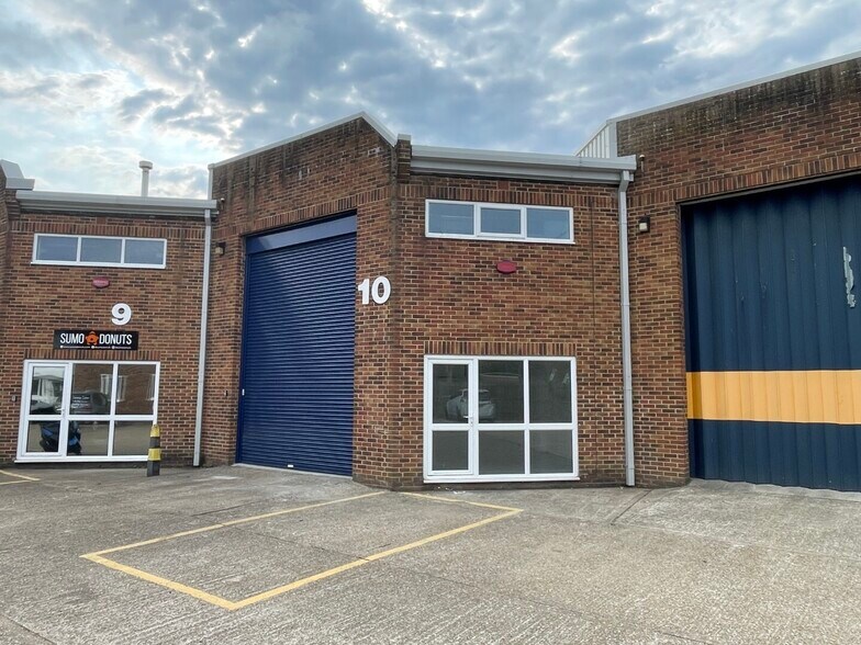 Kennington Rd, Ashford à louer - Photo de l’immeuble – Image 2 sur 10