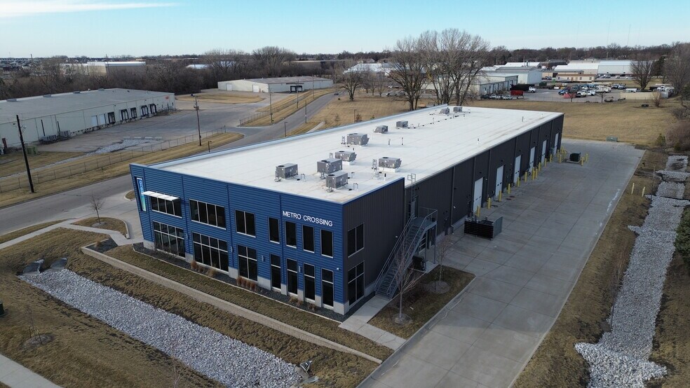 1615 SE Cortina Dr, Ankeny, IA à louer - Photo de l’immeuble – Image 2 sur 15
