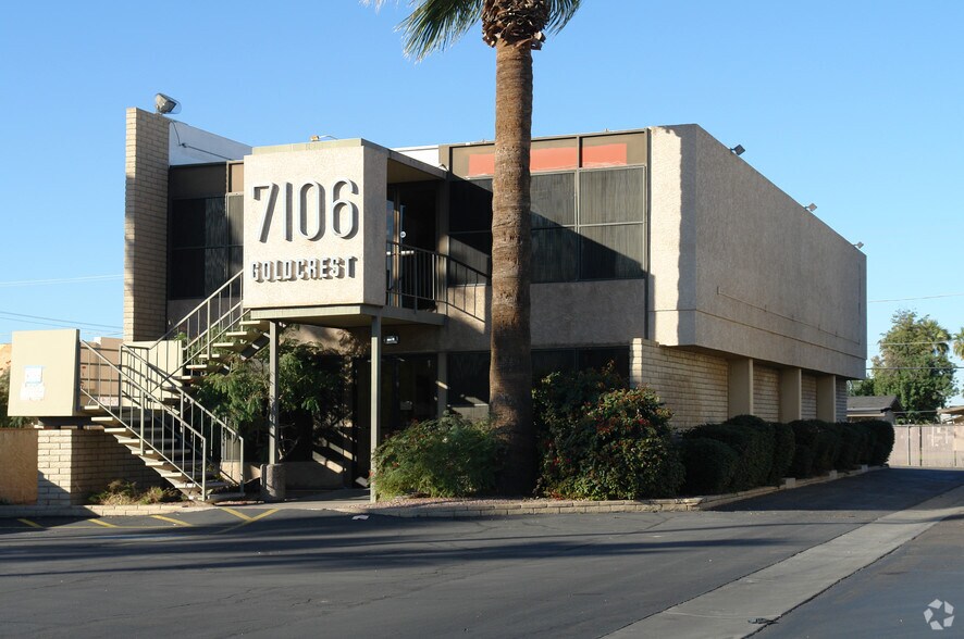 7106 N 35th Ave, Phoenix, AZ à louer - Photo de l’immeuble – Image 2 sur 4