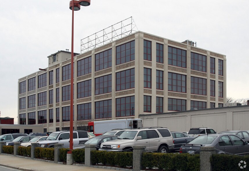 225 Chapman St, Providence, RI à louer - Photo de l’immeuble – Image 3 sur 6
