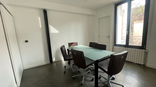 Bureau dans Saint-Denis à louer - Photo intérieure – Image 2 sur 6