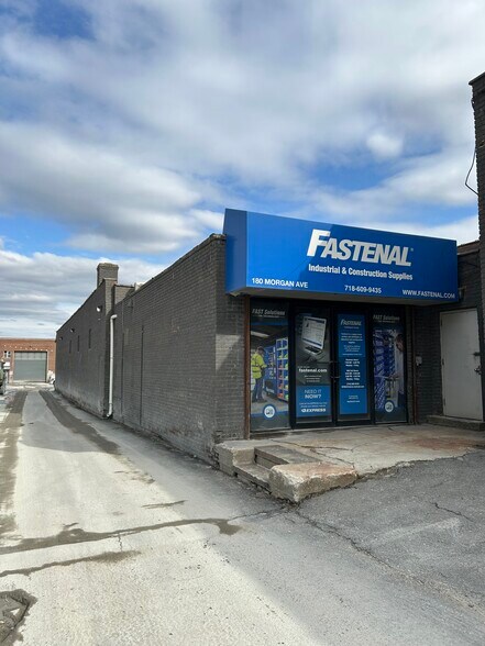 180 Morgan Ave, Brooklyn, NY à louer - Photo de l’immeuble – Image 3 sur 11