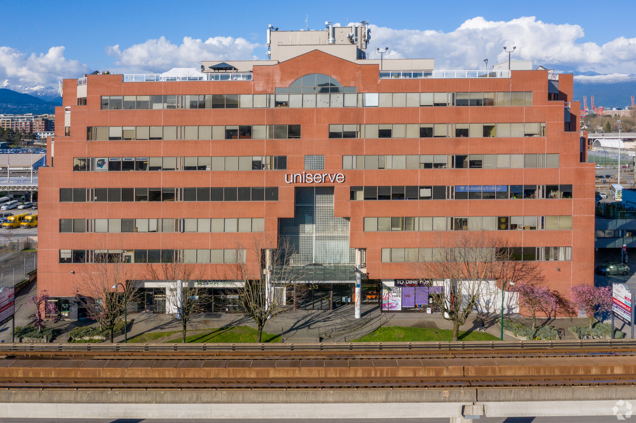 333 Terminal Ave, Vancouver, BC à louer Photo de l’immeuble– Image 1 sur 7