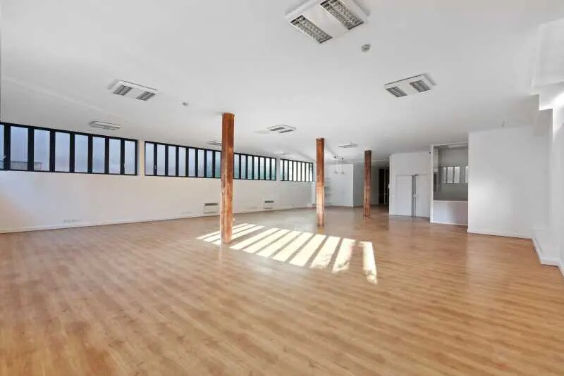 Bureau dans Montreuil à louer - Photo de l’immeuble – Image 3 sur 9